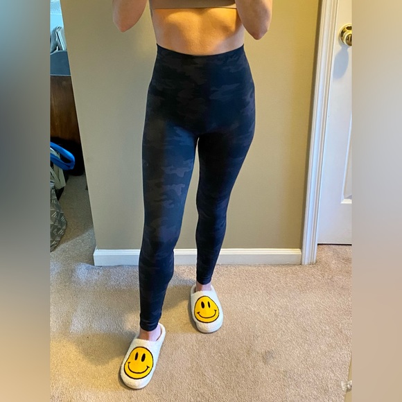 SPANX Pants - Spanx Look at Me Now Camo Leggings Size Small